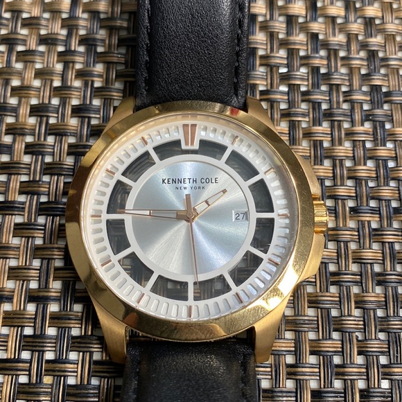 Kenneth Cole Men Watch - Picture 1 of 8